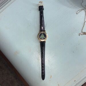 VINTAGE Elegant Black and Gold Women's Watch